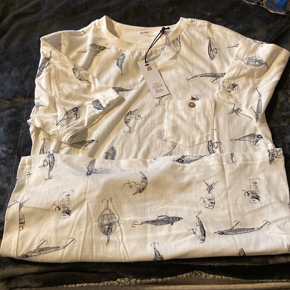Boys shirt.  Mens size Small.